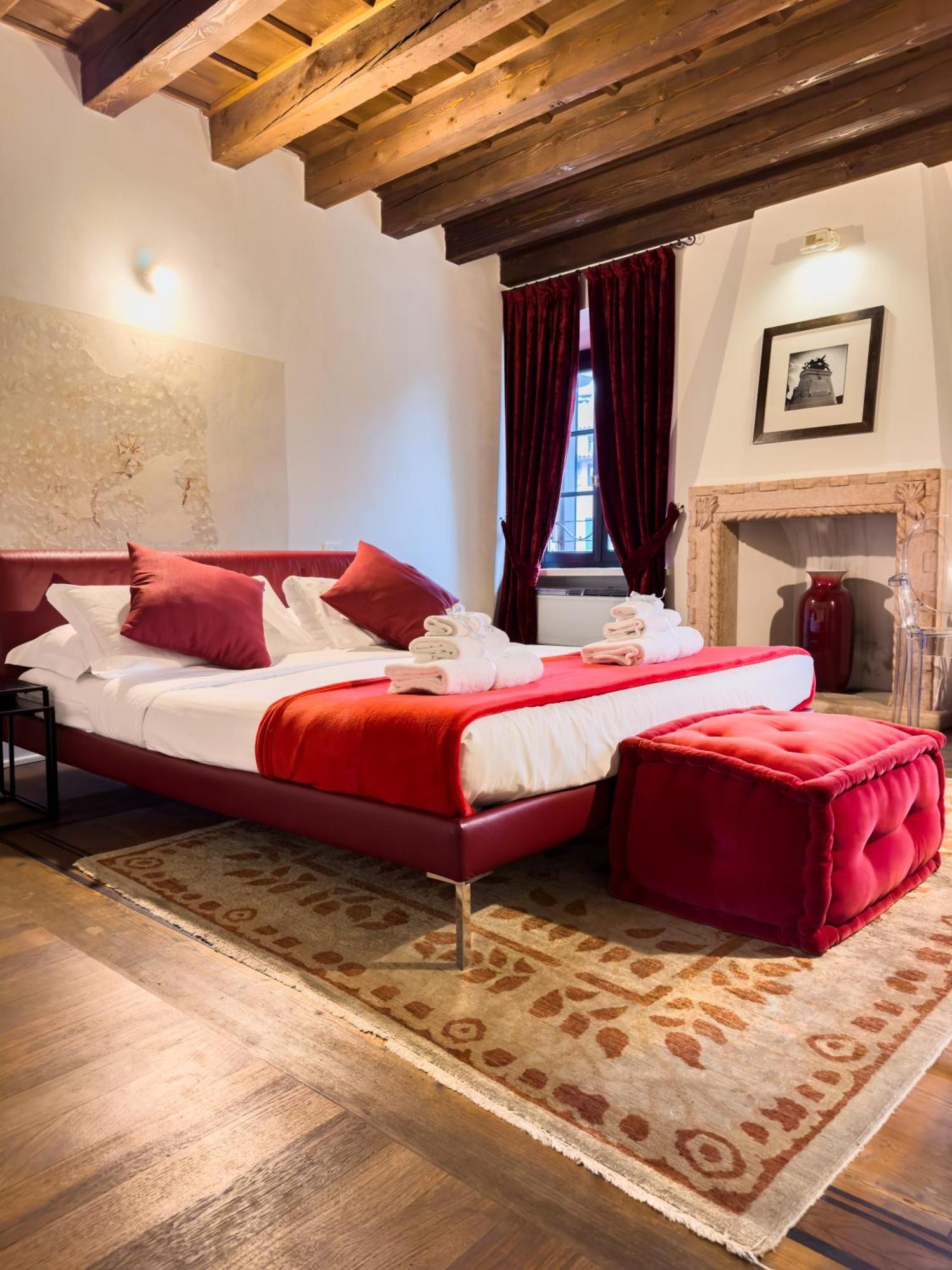 Truly Verona - Delle Erbe Suites Bagian luar foto