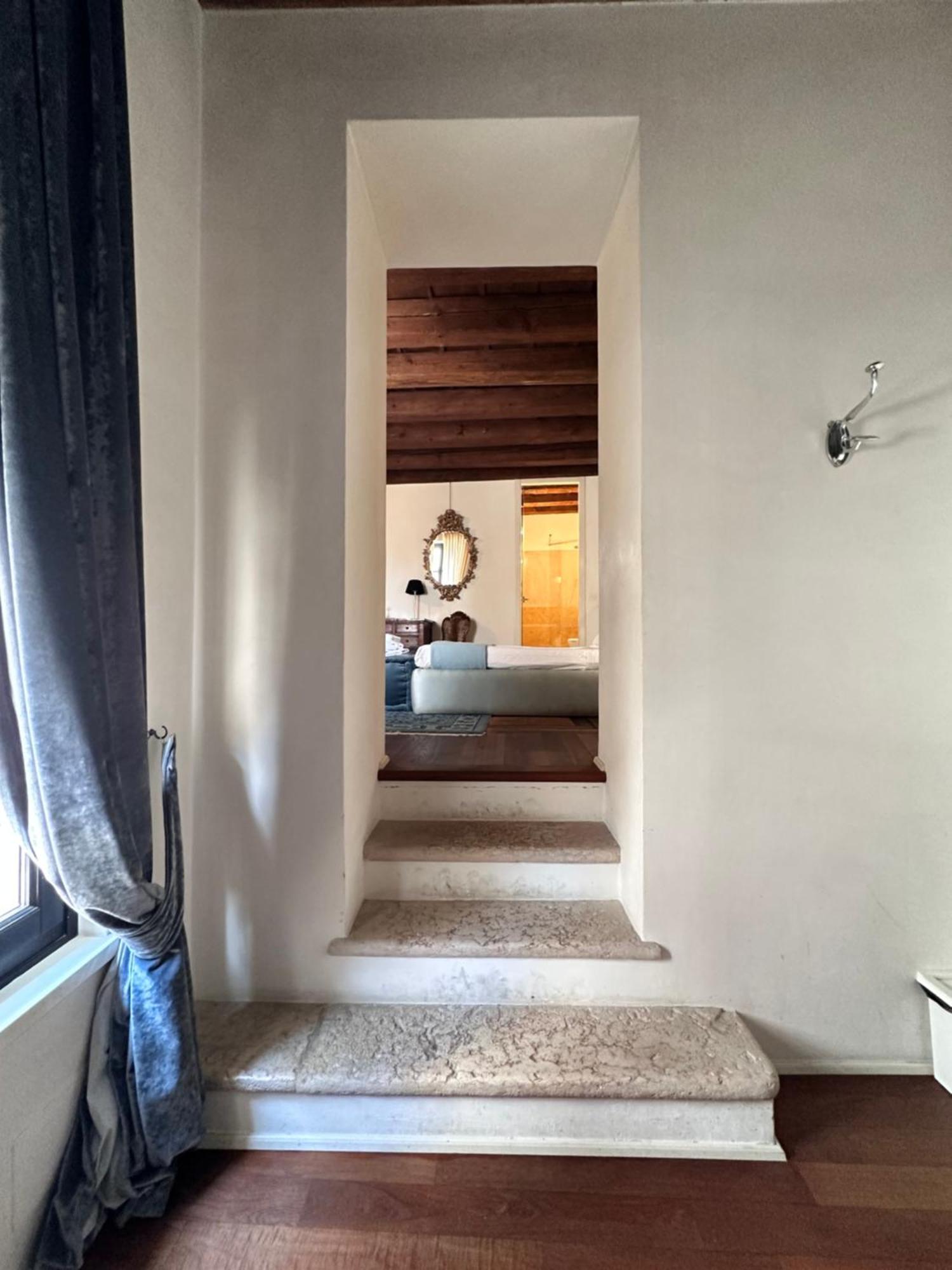 Truly Verona - Delle Erbe Suites Bagian luar foto