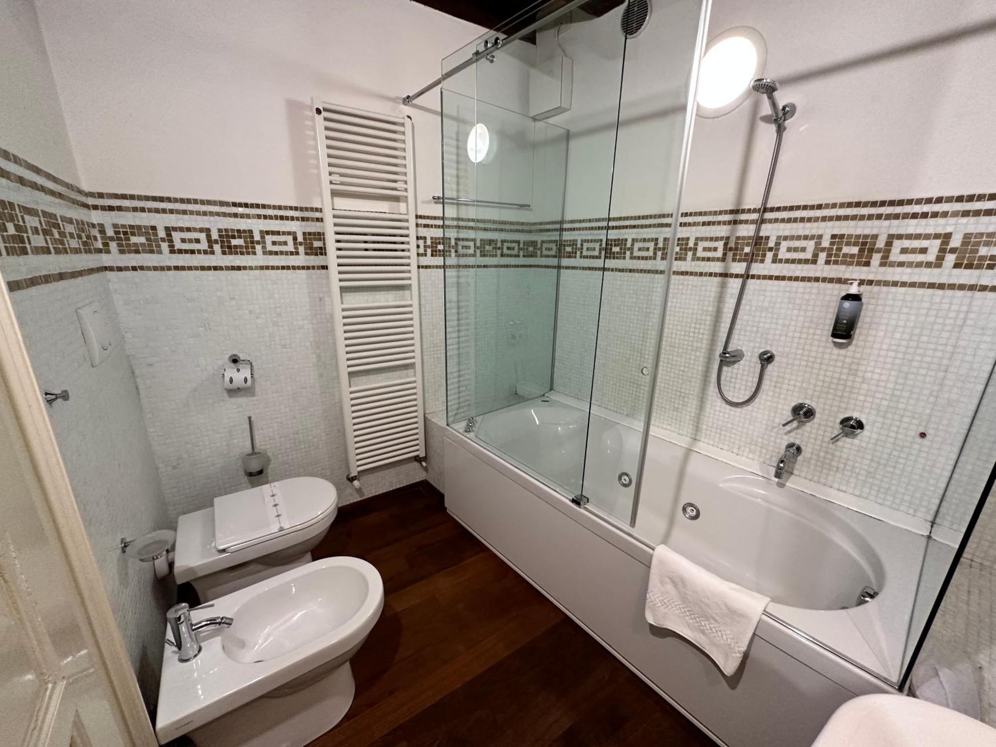 Truly Verona - Delle Erbe Suites Bagian luar foto